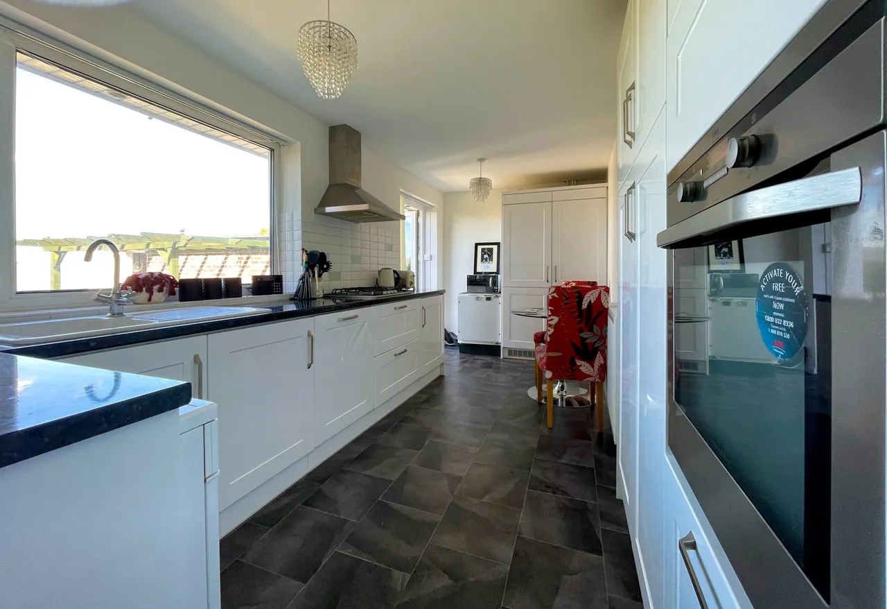 Cecil Close, Corfe Mullen, BH21 3PW, photo 9