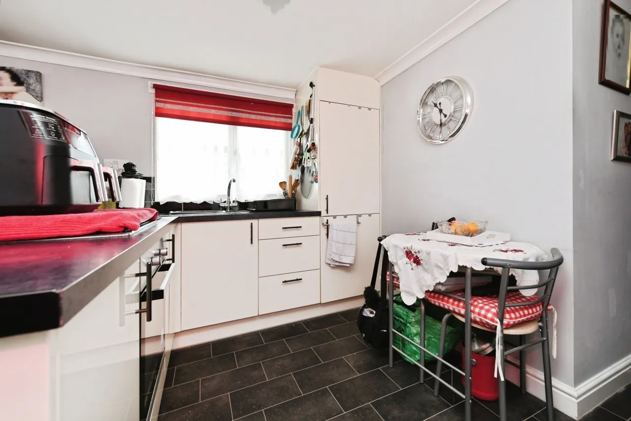 Orchard View, Lower Dunton Road, Dunton, Brentwood, CM13, photo 6