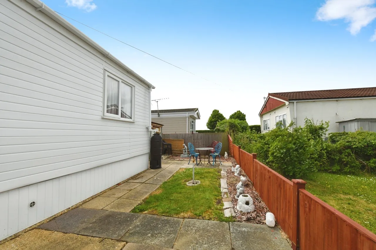 Orchard View, Lower Dunton Road, Dunton, Brentwood, CM13, photo 16