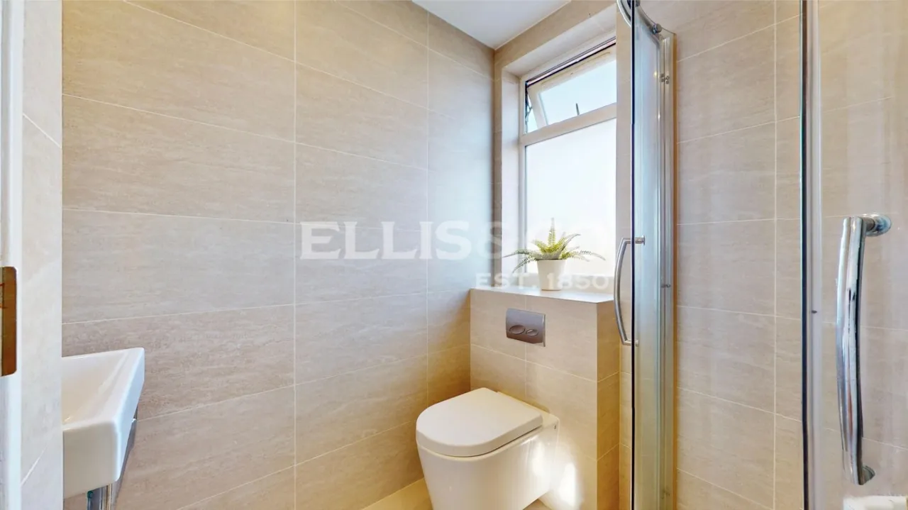 Costons Lane, Greenford, UB6, photo 17