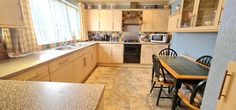 Whitehouse Meadows, Eastwood, Essex, SS9 5TY, photo 4
