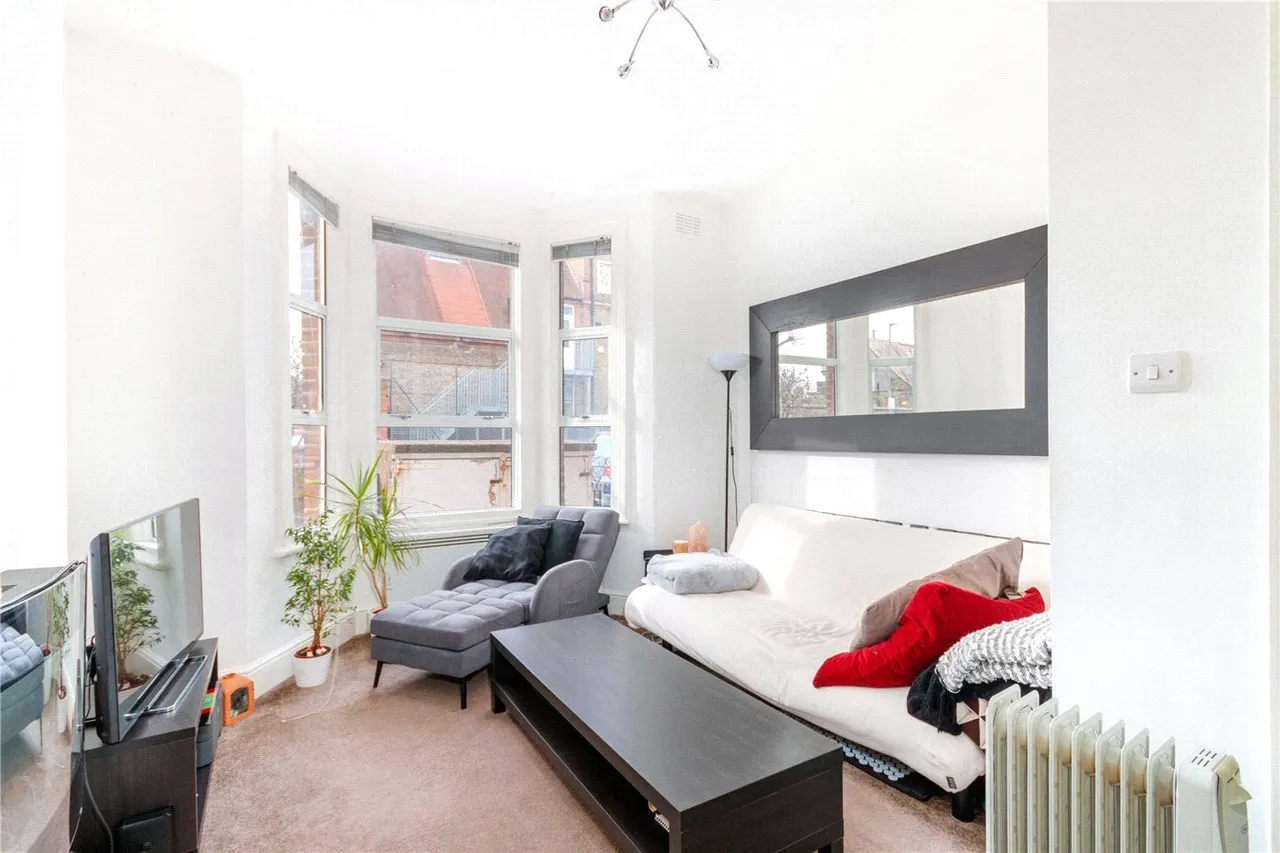 1 bed flat for sale, Fircroft Road, London, SW17