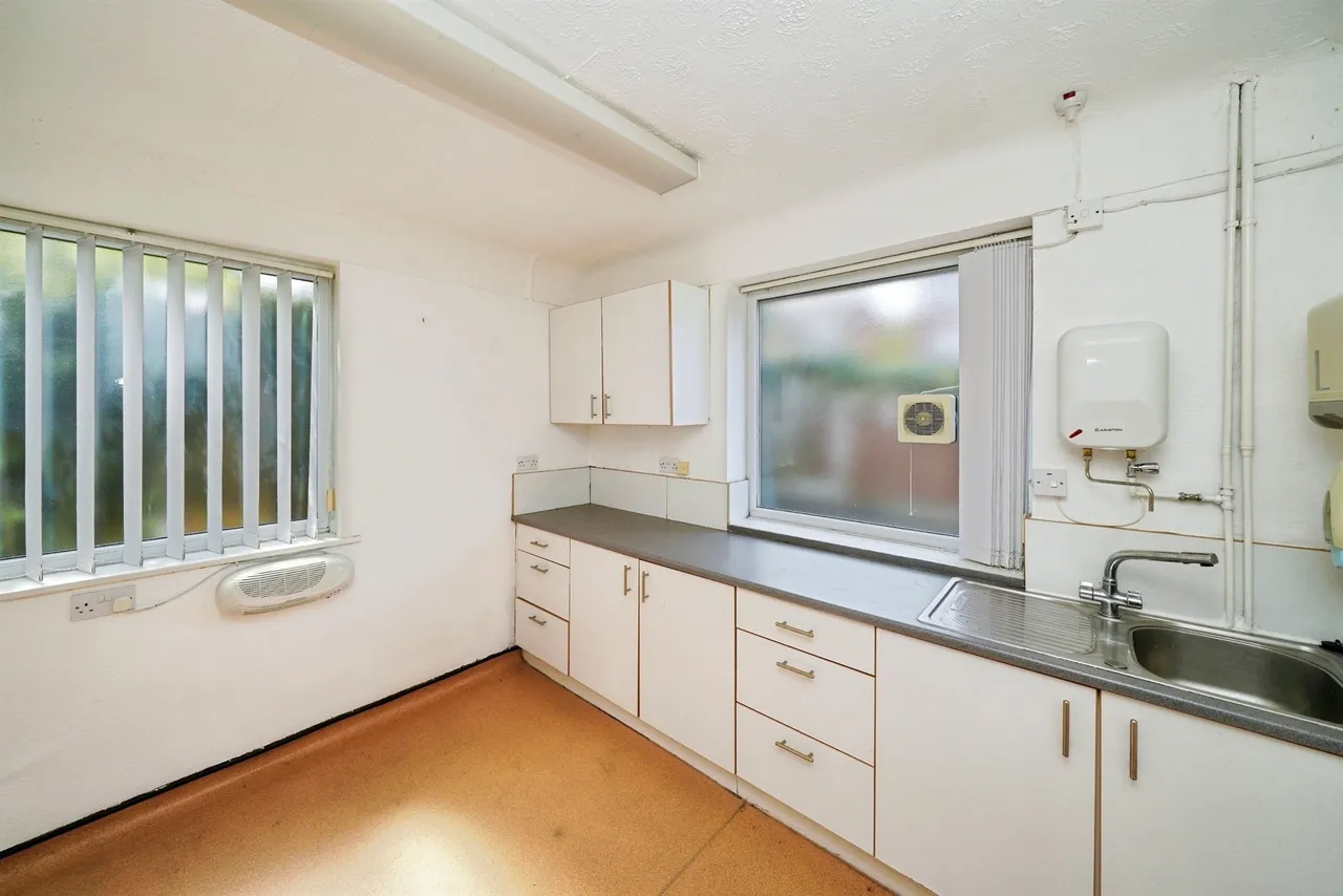 Greasby Road, Greasby, Wirral, photo 9