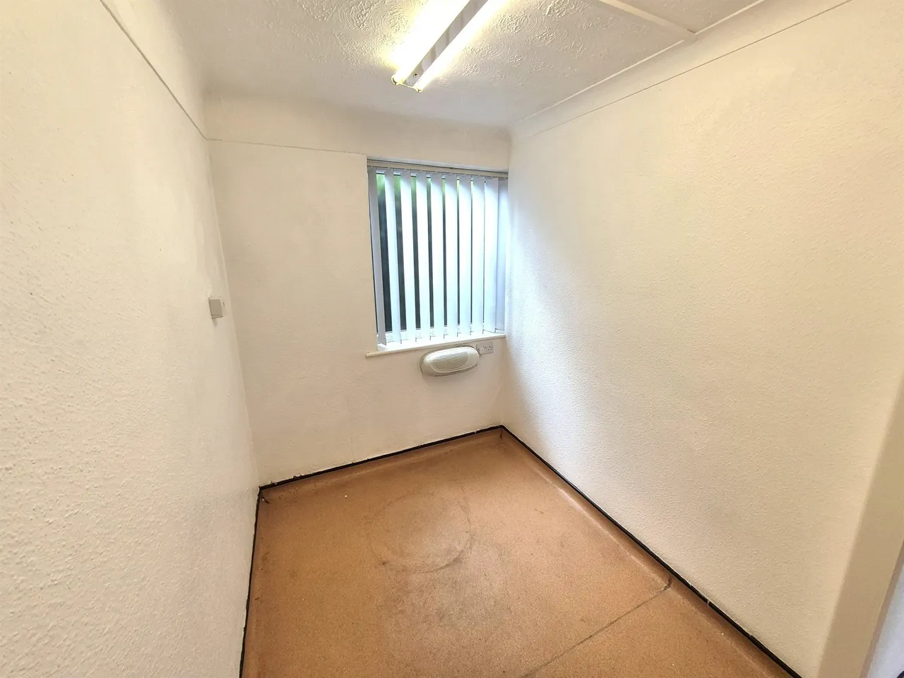 Greasby Road, Greasby, Wirral, photo 6
