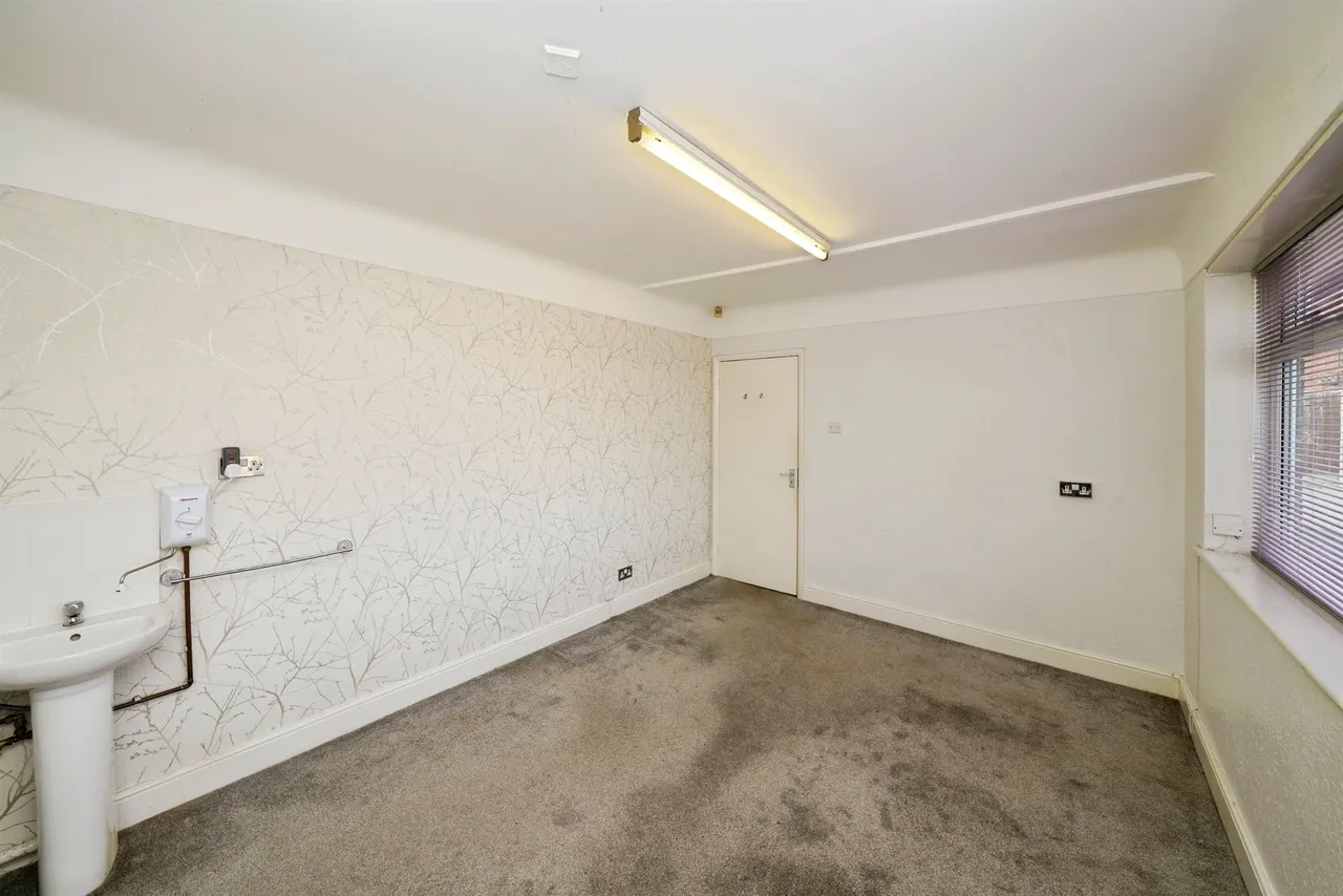 Greasby Road, Greasby, Wirral, photo 11