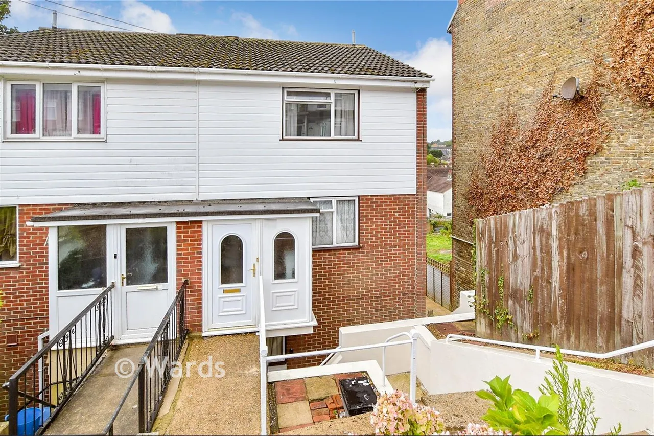 4 bed house for sale, Heathfield Avenue, Dover, CT16