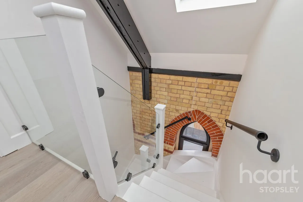 Mallard Road, Abbots Langley, WD5, photo 17