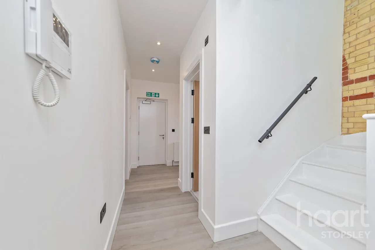 Mallard Road, Abbots Langley, WD5, photo 3
