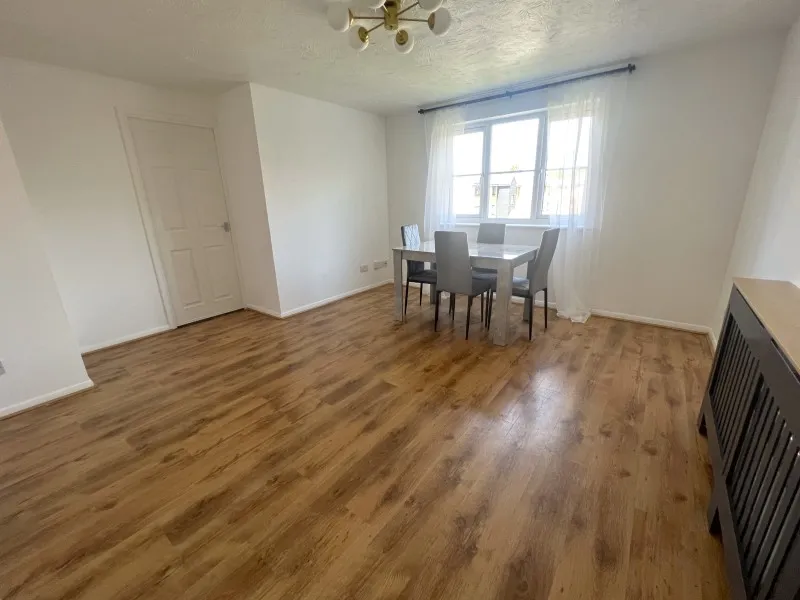 Redford Close, Feltham, TW13, photo 7