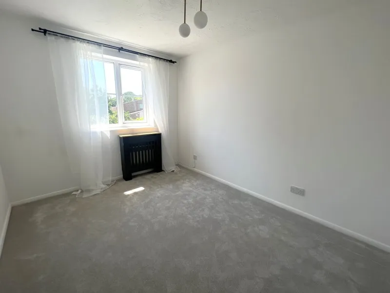 Redford Close, Feltham, TW13, photo 5