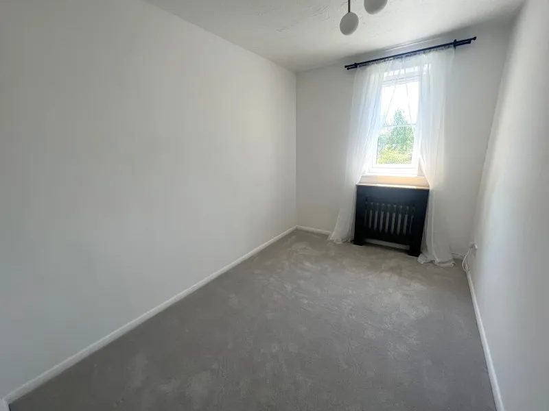 Redford Close, Feltham, TW13, photo 6