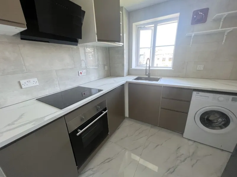 Redford Close, Feltham, TW13, photo 8