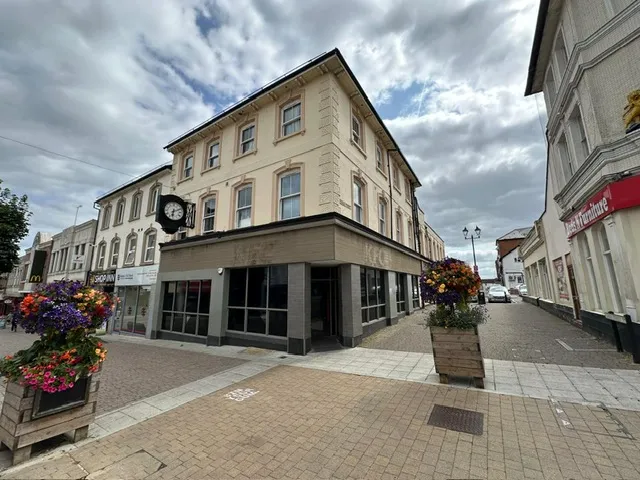 property to rent — Union Street, Aldershot, Hampshire, GU11 1EP