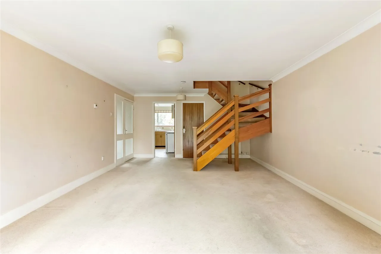Longford Close, Hampton Hill, Hampton, TW12, photo 5