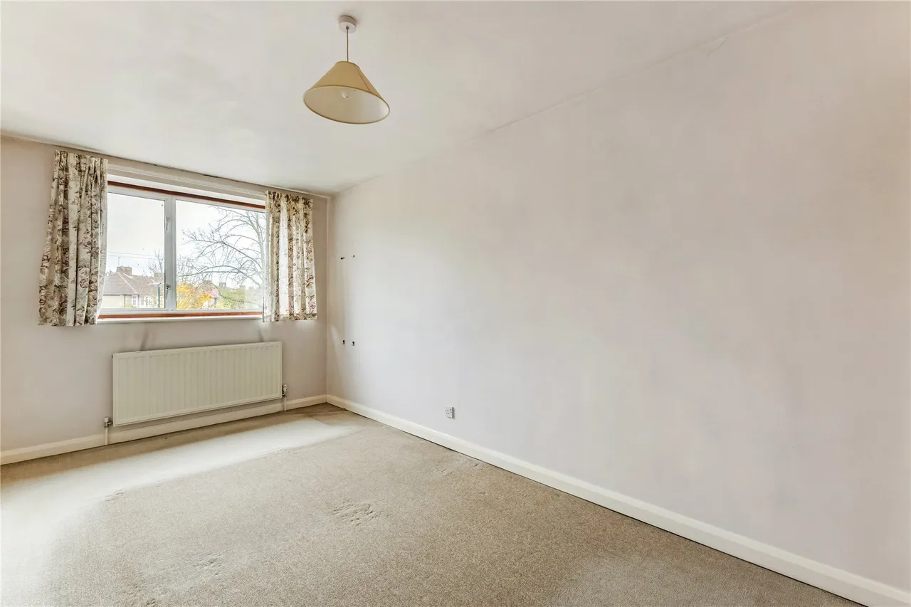 Longford Close, Hampton Hill, Hampton, TW12, photo 9