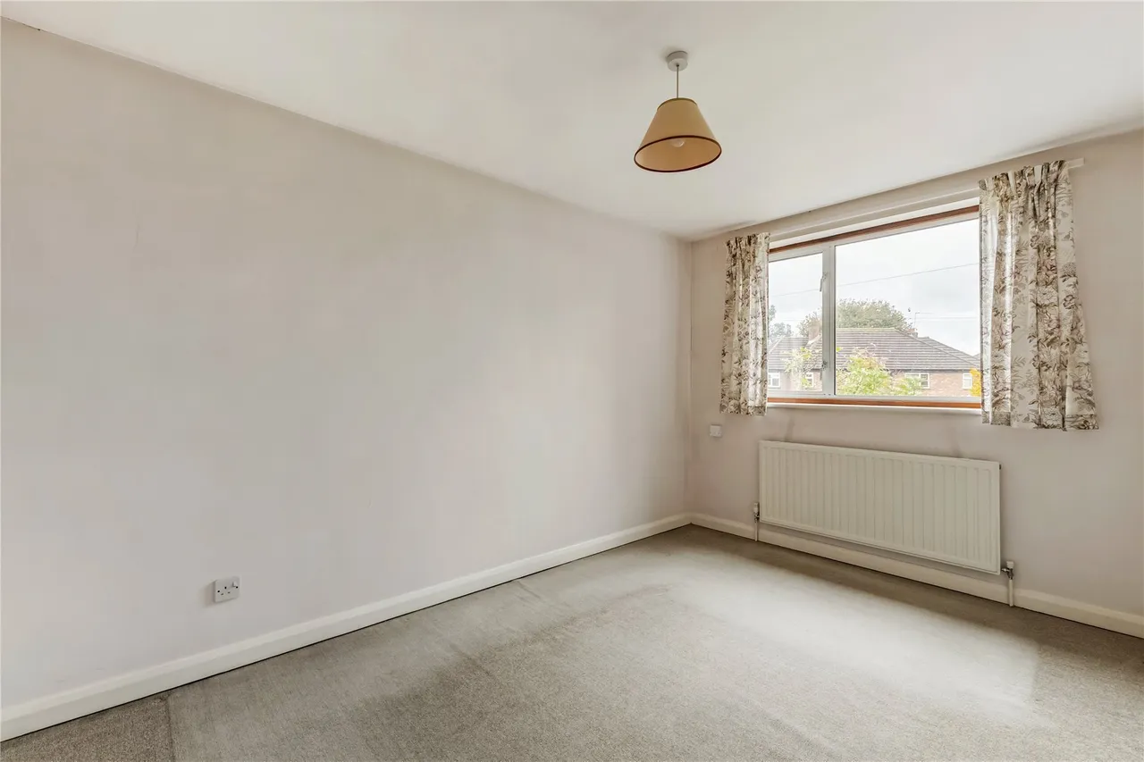 Longford Close, Hampton Hill, Hampton, TW12, photo 8