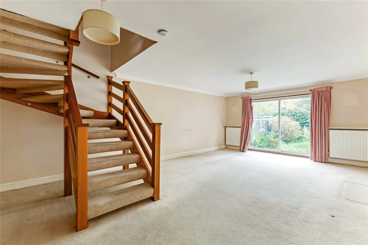 Longford Close, Hampton Hill, Hampton, TW12, photo 3