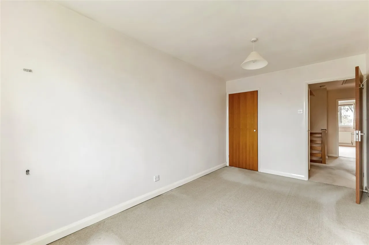 Longford Close, Hampton Hill, Hampton, TW12, photo 10