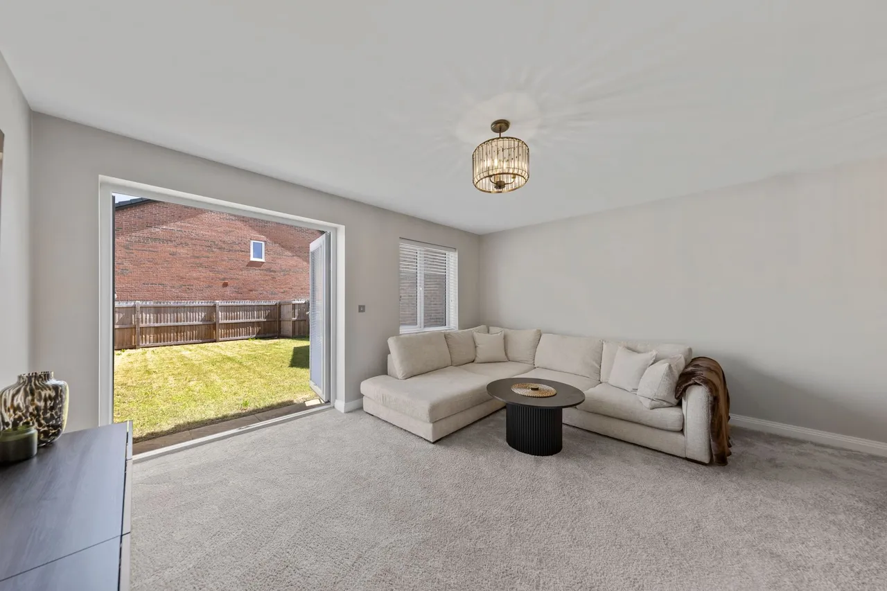 Winterbourne Gardens, Warrington, Warrington, WA4 3EF, photo 4
