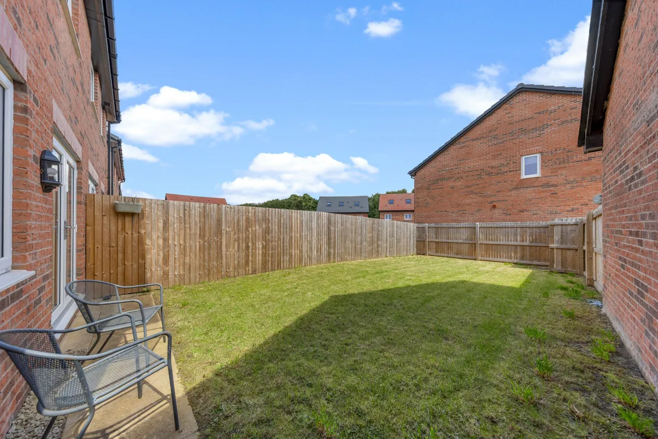 Winterbourne Gardens, Warrington, Warrington, WA4 3EF, photo 15