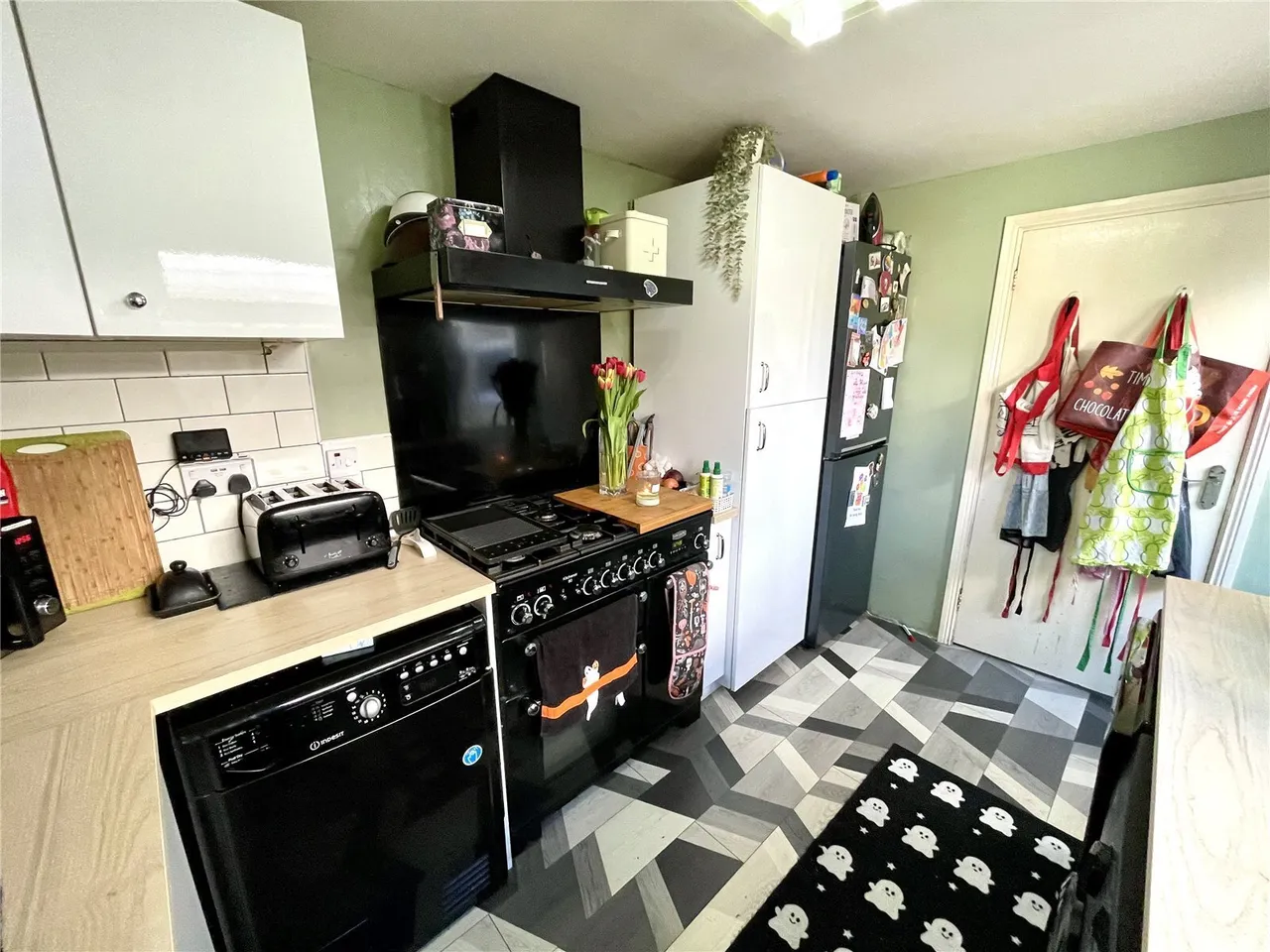 Main Street, Stapenhill, DE15, photo 8