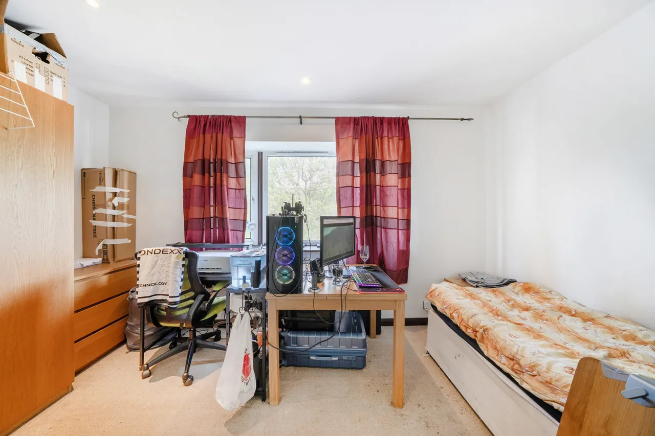 Hawtrey Avenue, Northolt, UB5, photo 15