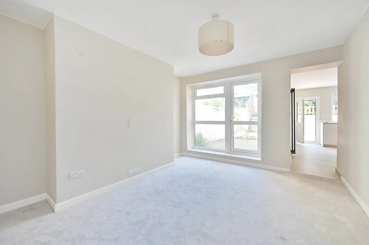 1 bed flat for sale — Flat 1, 30 Queens Road, Twickenham