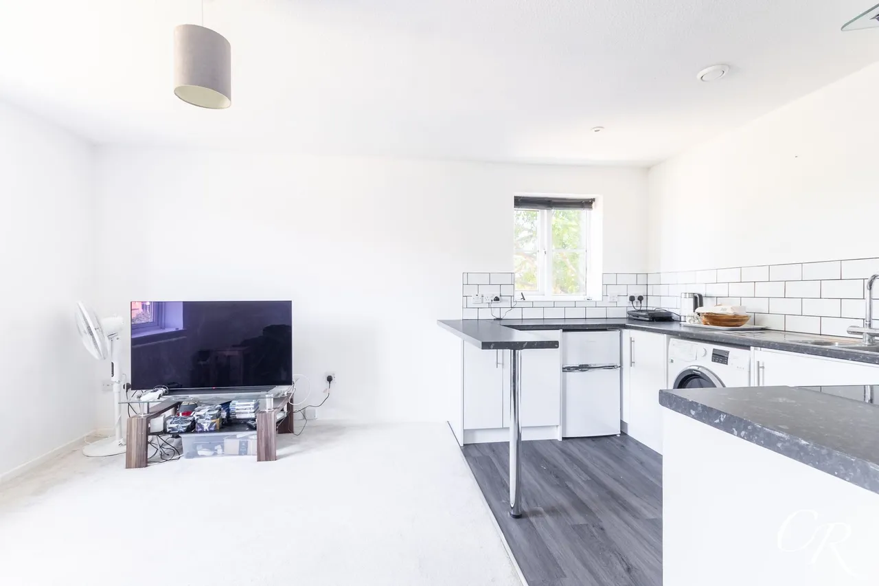 Rothermere Close, Up Hatherley, photo 5