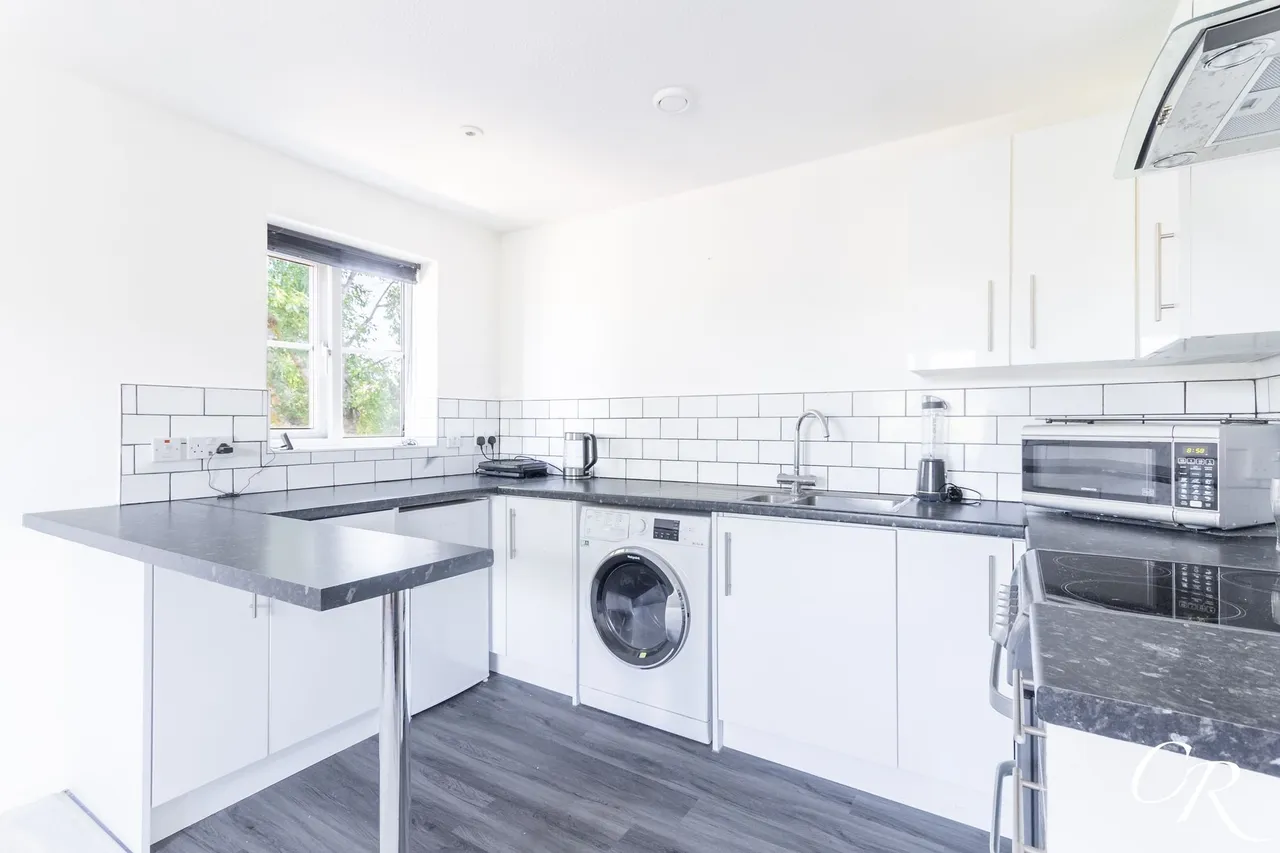Rothermere Close, Up Hatherley, photo 3