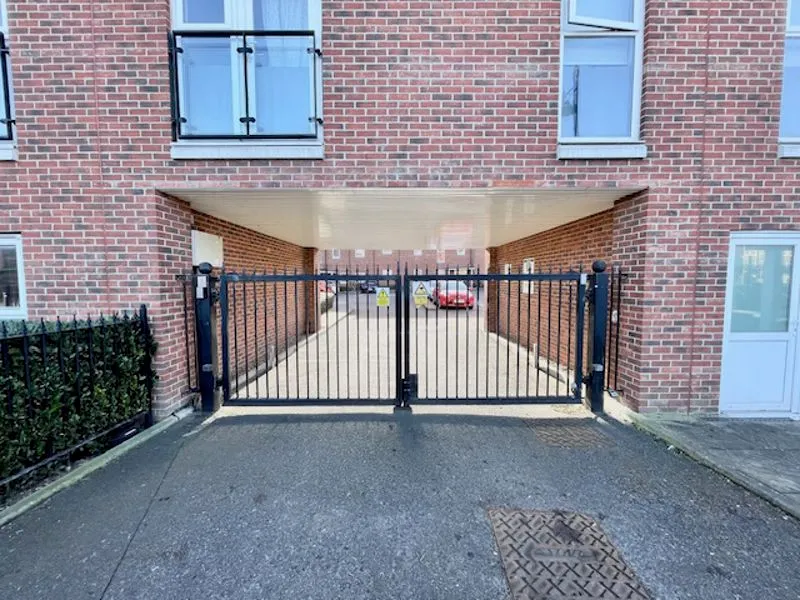 Calypso Crescent, London SE15 6FP, photo 7