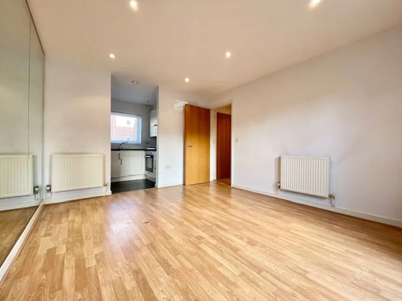 Calypso Crescent, London SE15 6FP, photo 2