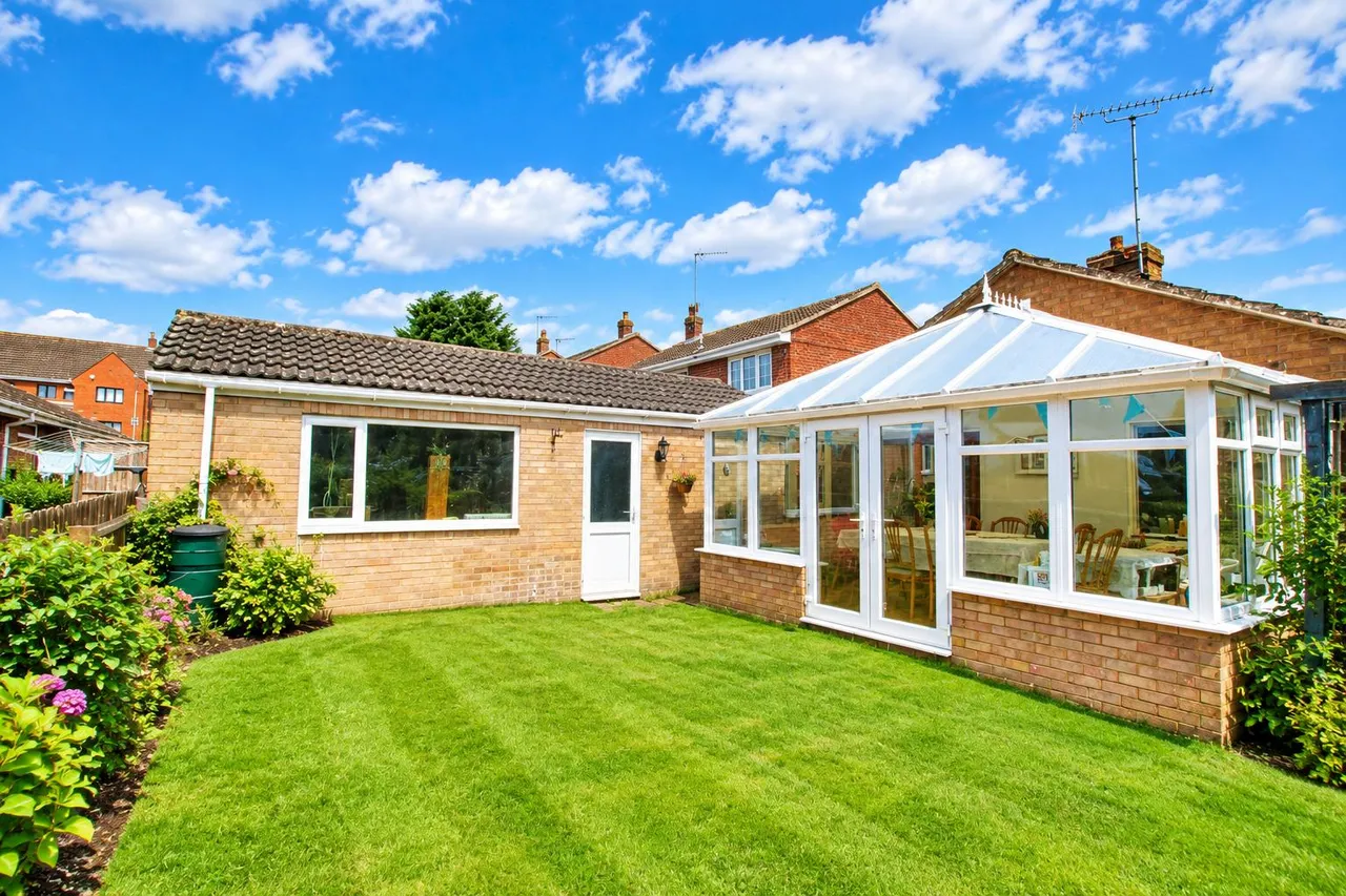 Hillside Crescent, Weldon, NN17, photo 12