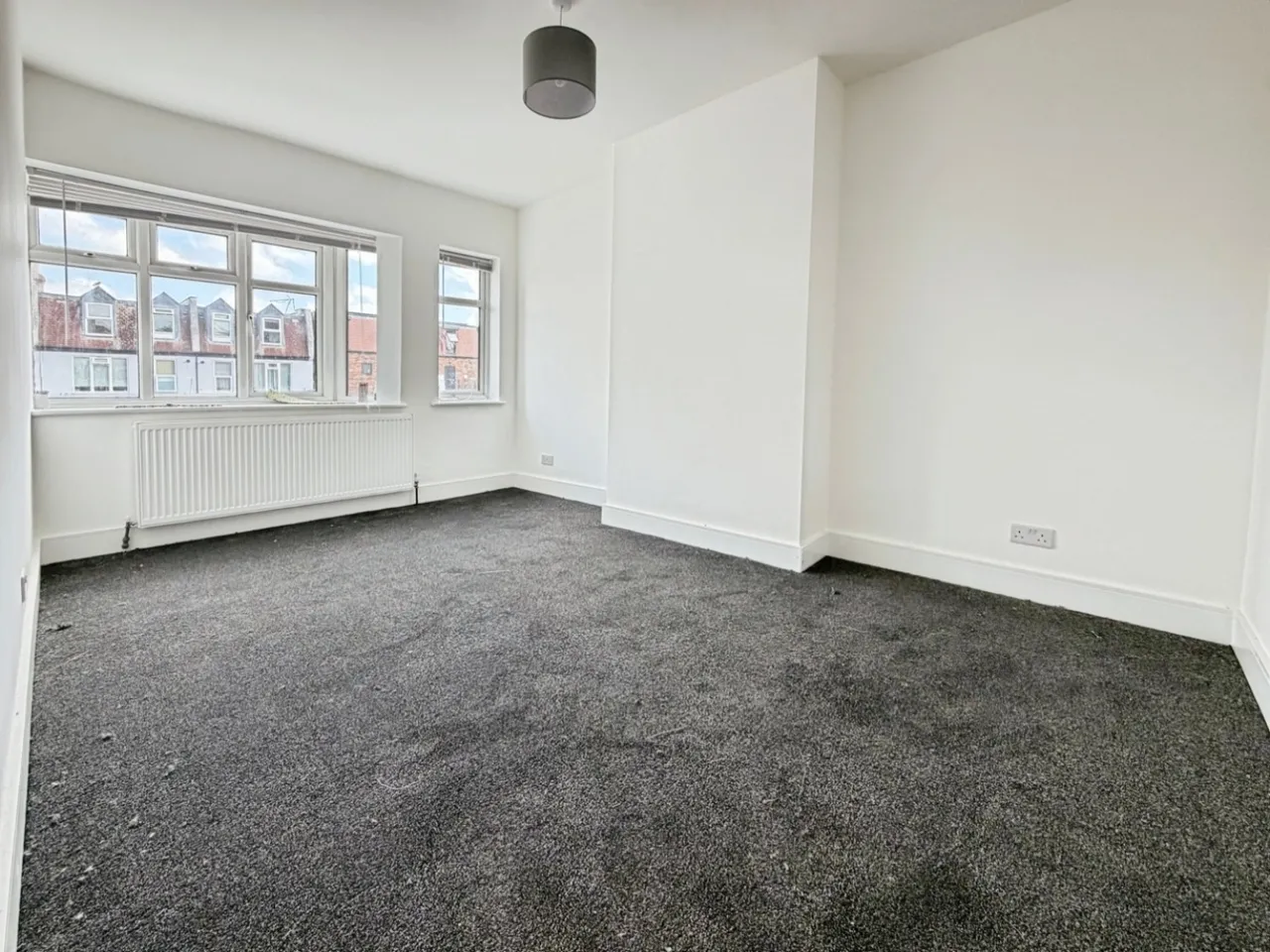 Staines Road, Feltham, TW14, photo 3
