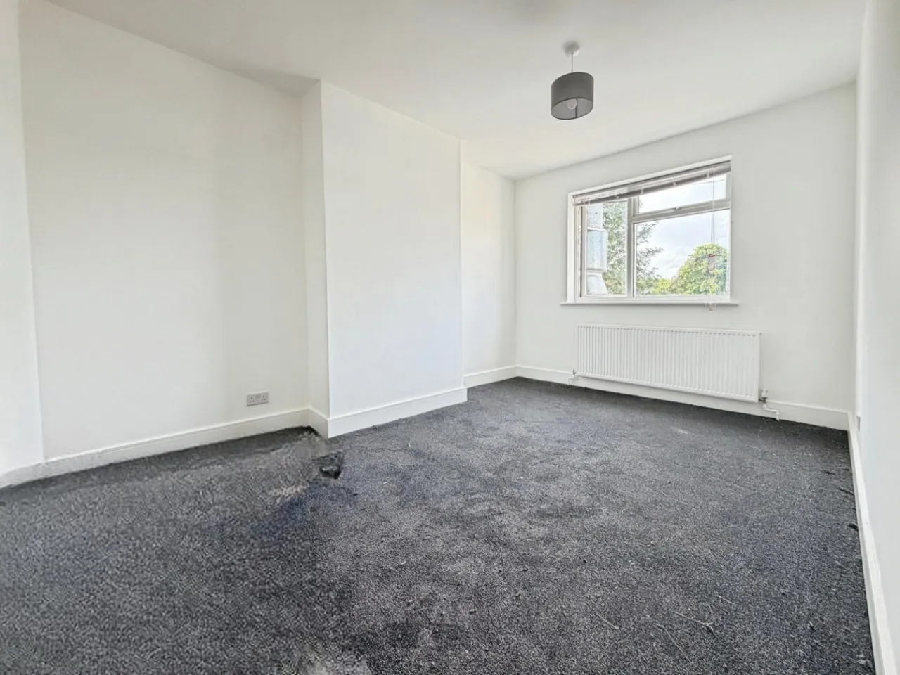 Staines Road, Feltham, TW14, photo 4
