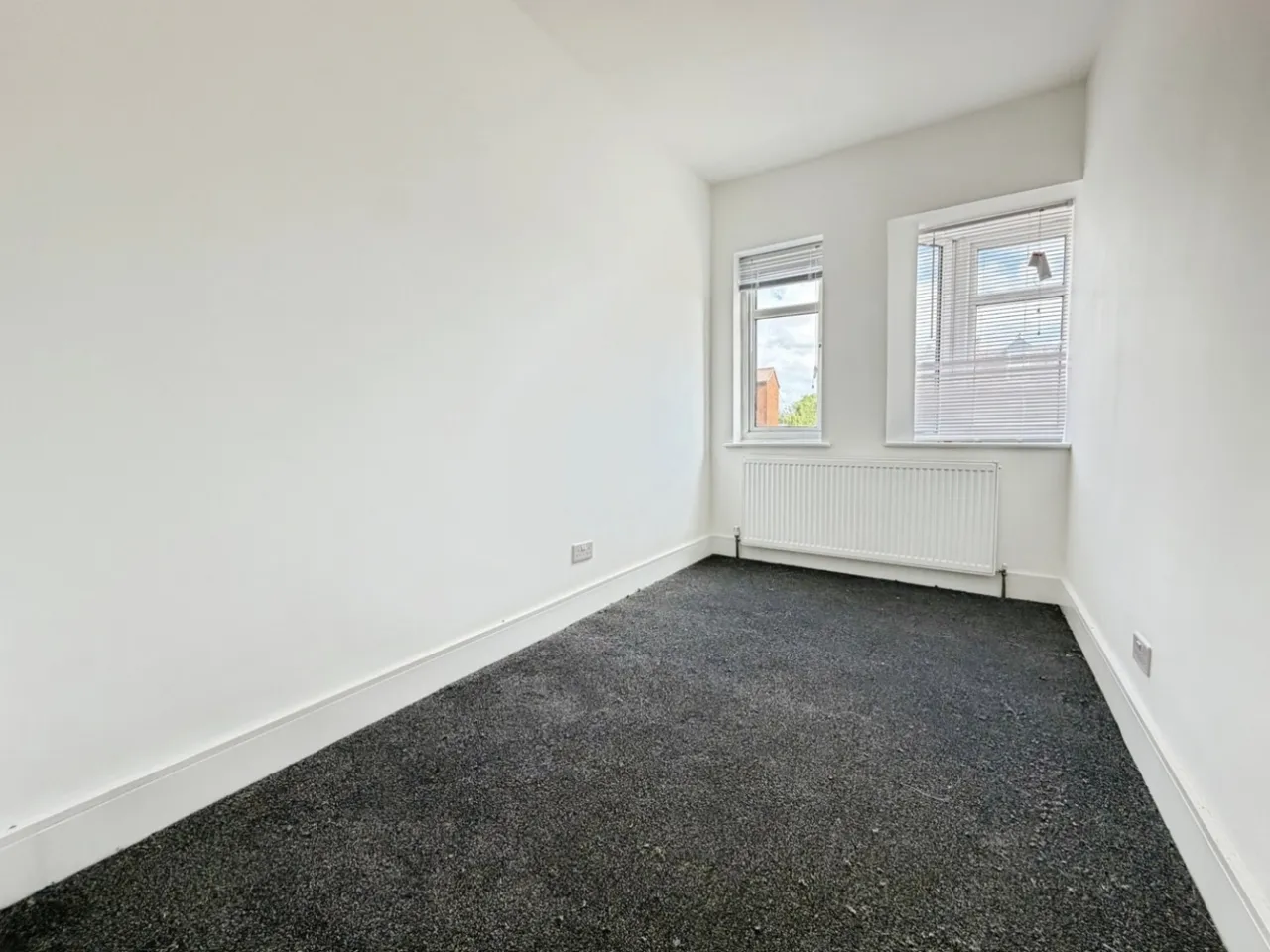 Staines Road, Feltham, TW14, photo 5