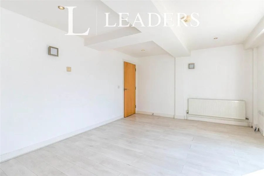 Ewell Road, Cheam, SM3, photo 4