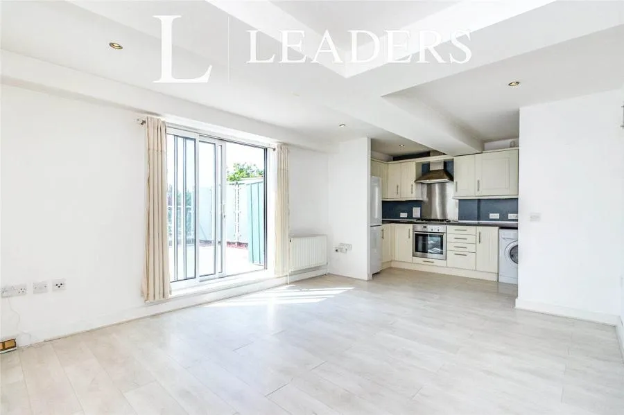 Ewell Road, Cheam, SM3, photo 2