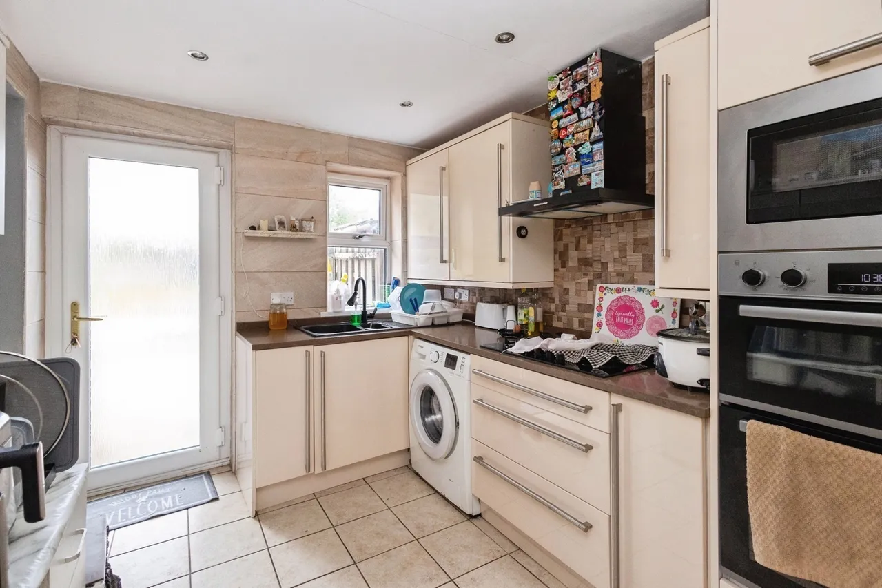 Fir Tree Avenue, Oldham, Greater Manchester, OL8, photo 7