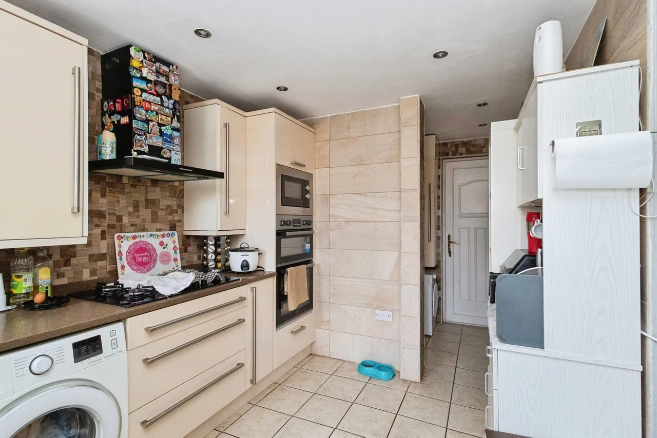 Fir Tree Avenue, Oldham, Greater Manchester, OL8, photo 10