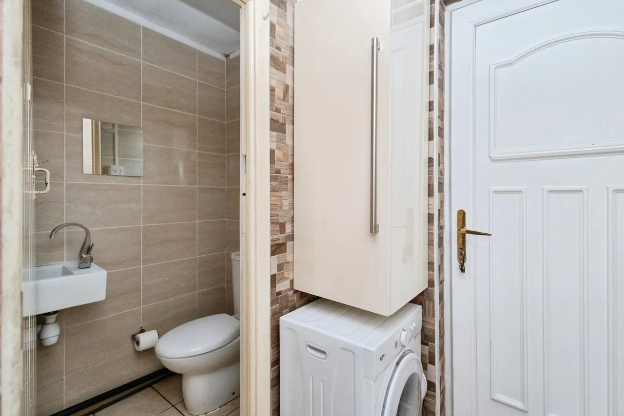 Fir Tree Avenue, Oldham, Greater Manchester, OL8, photo 6