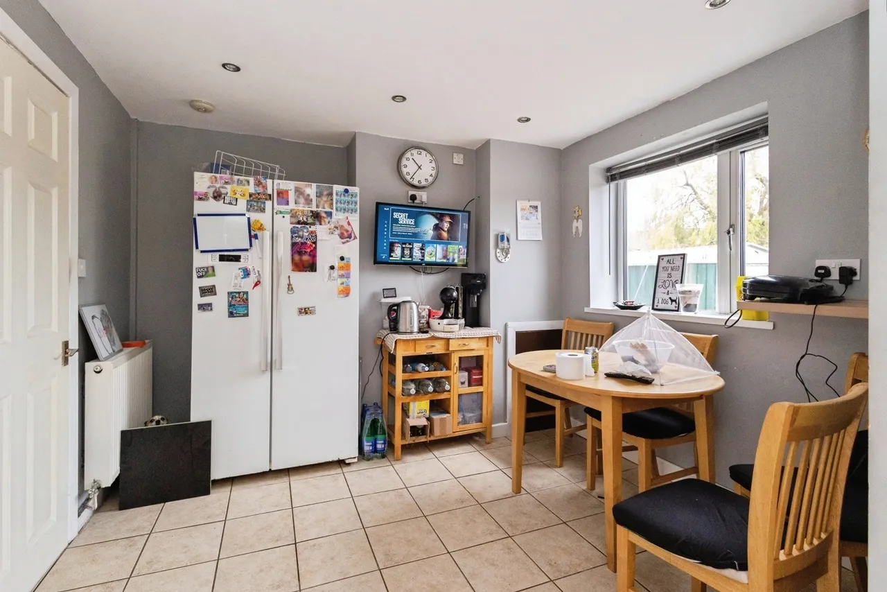 Fir Tree Avenue, Oldham, Greater Manchester, OL8, photo 8
