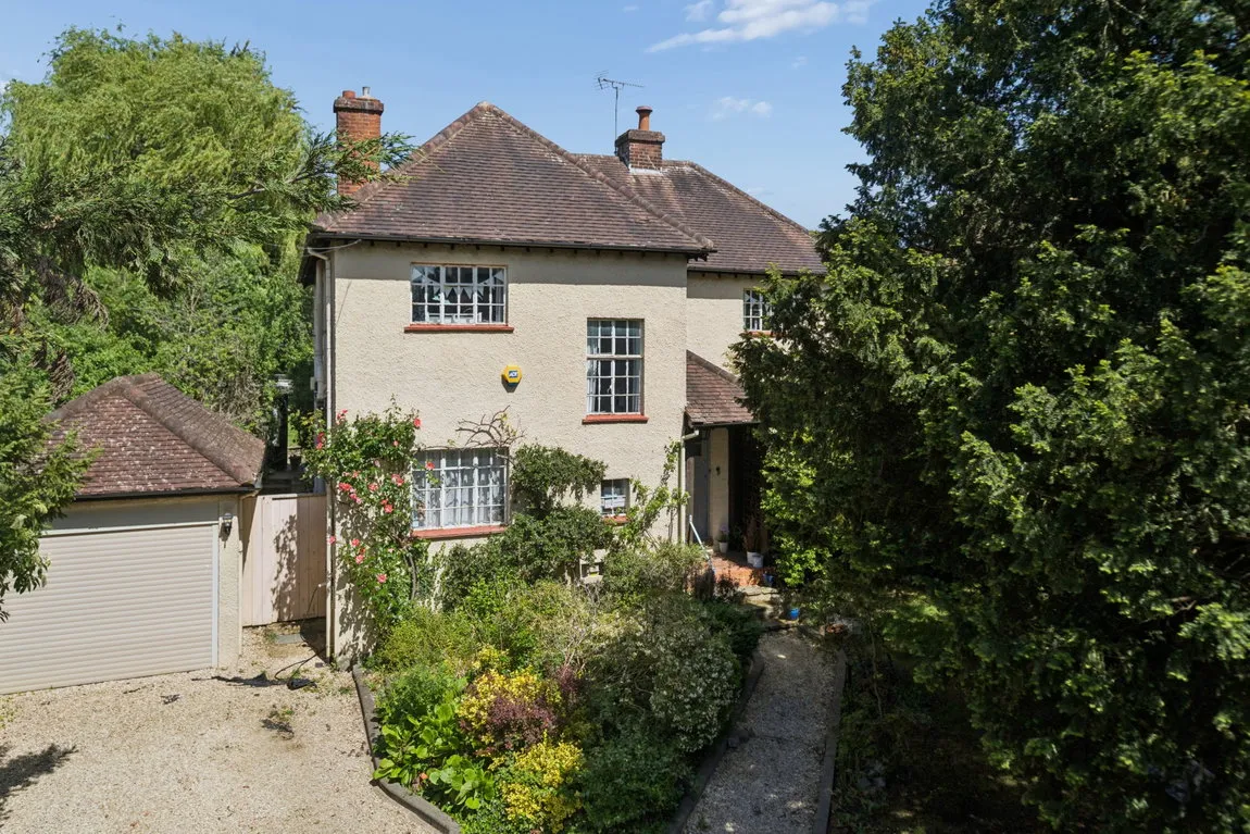 4 bed house for sale, Church Lane, Pinner Village, HA5