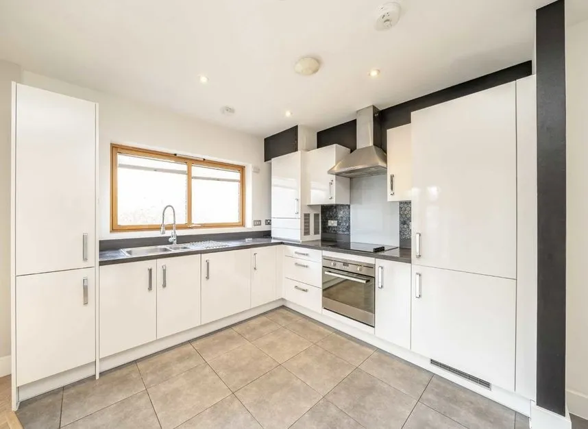 Spring Road, Feltham, TW13, photo 3