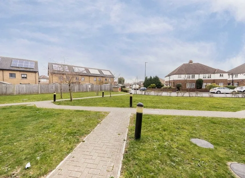 Spring Road, Feltham, TW13, photo 8