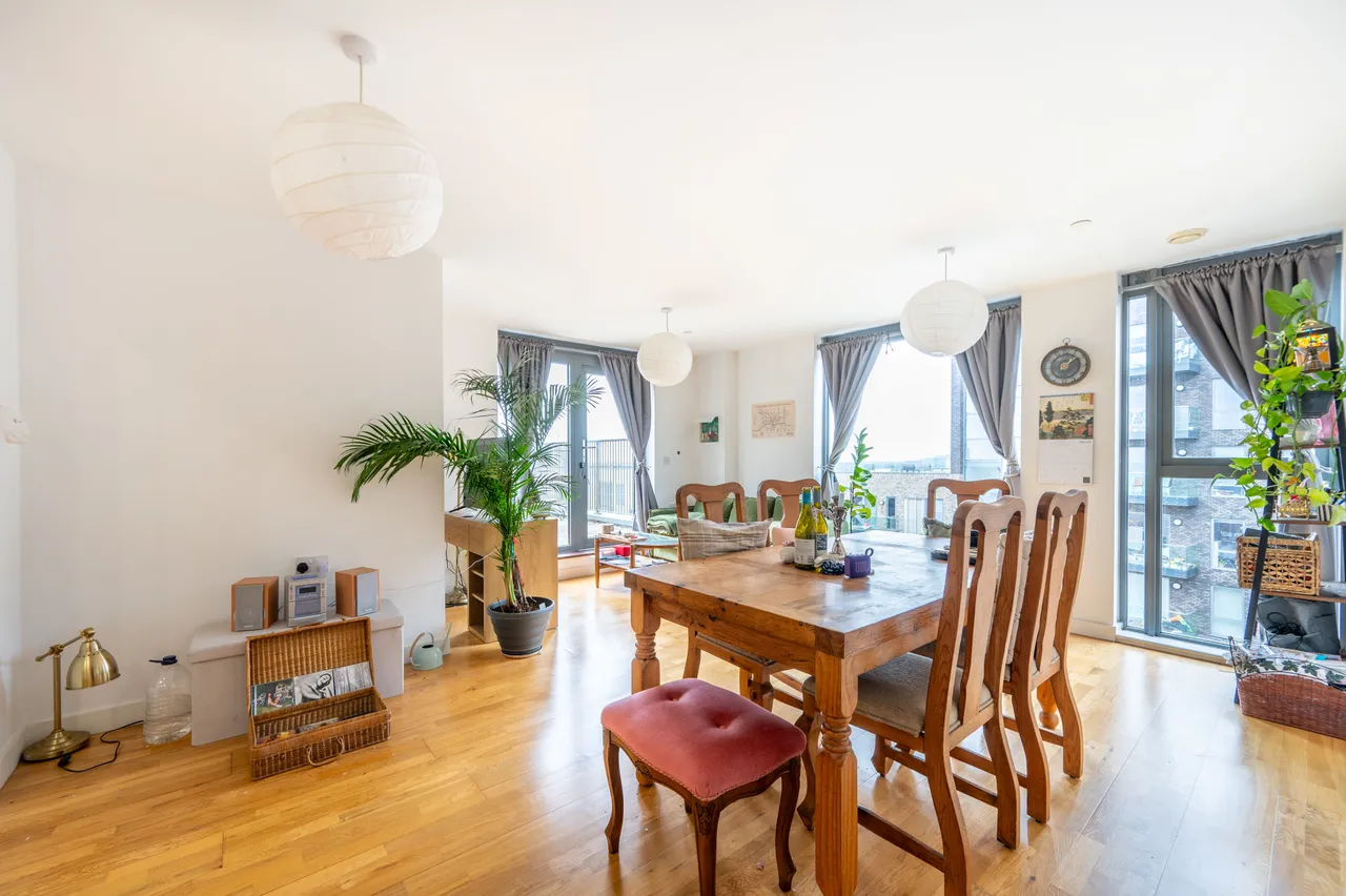 2 bed flat for sale — Flat 96, Elizabeth House, 341 High Road, Wembley