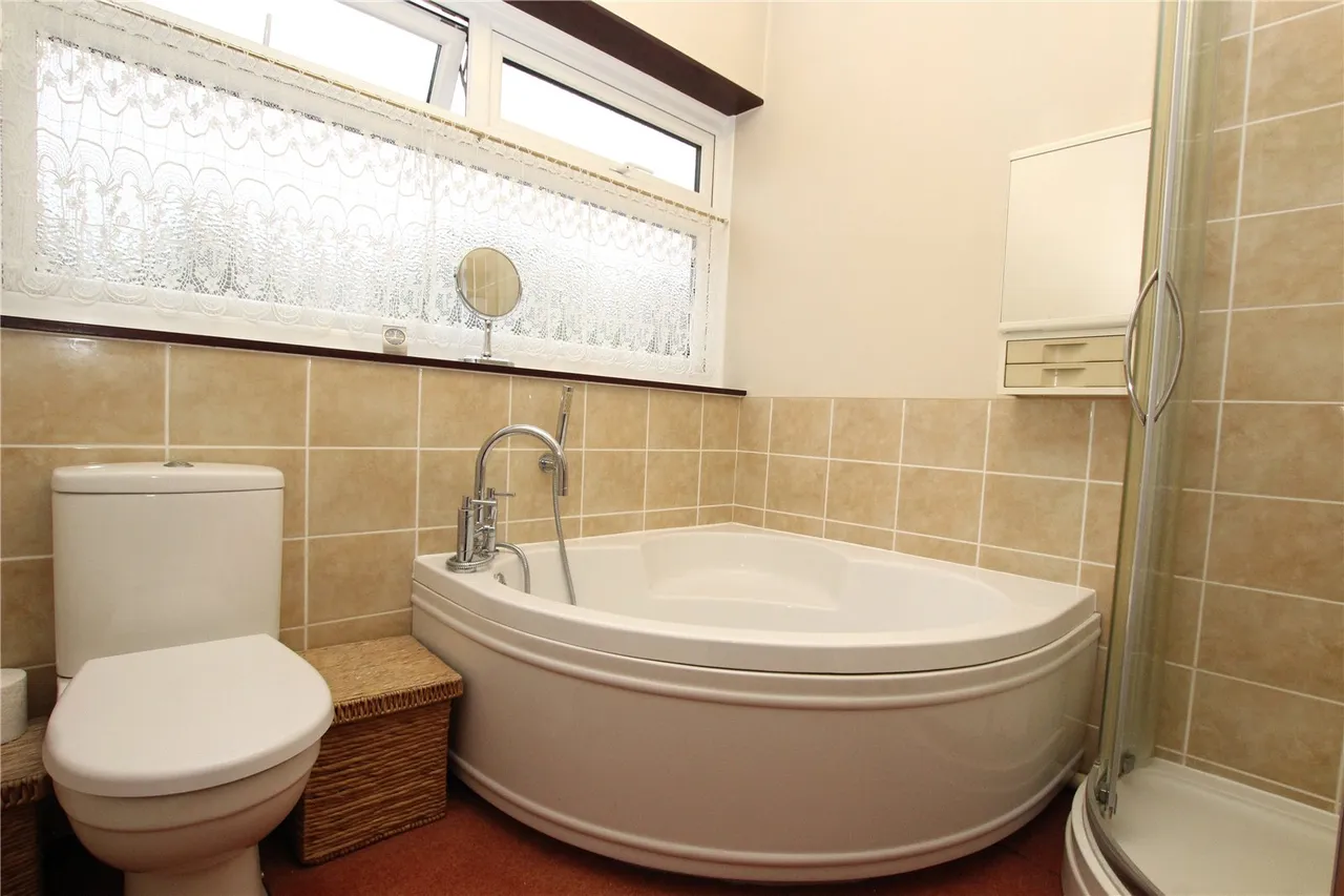 Ankerdine Crescent, Shooters Hill, SE18, photo 13
