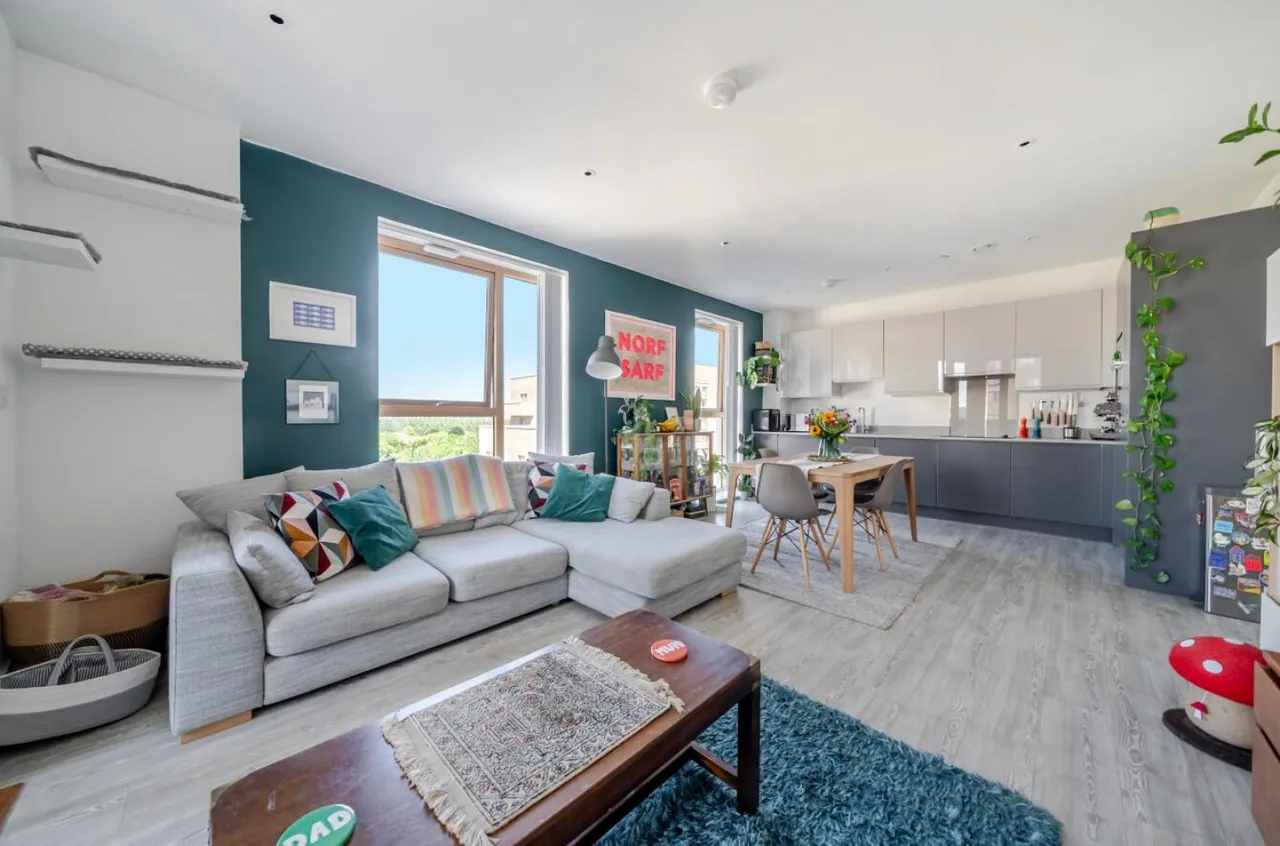 2 bed flat for sale — Nest Way, London