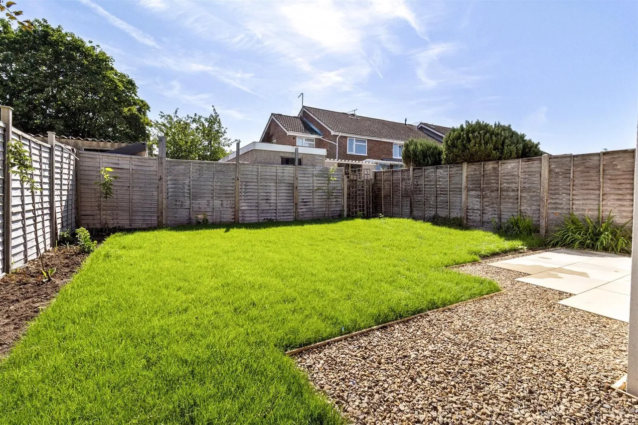 Edmonton Road, Worthing, photo 13