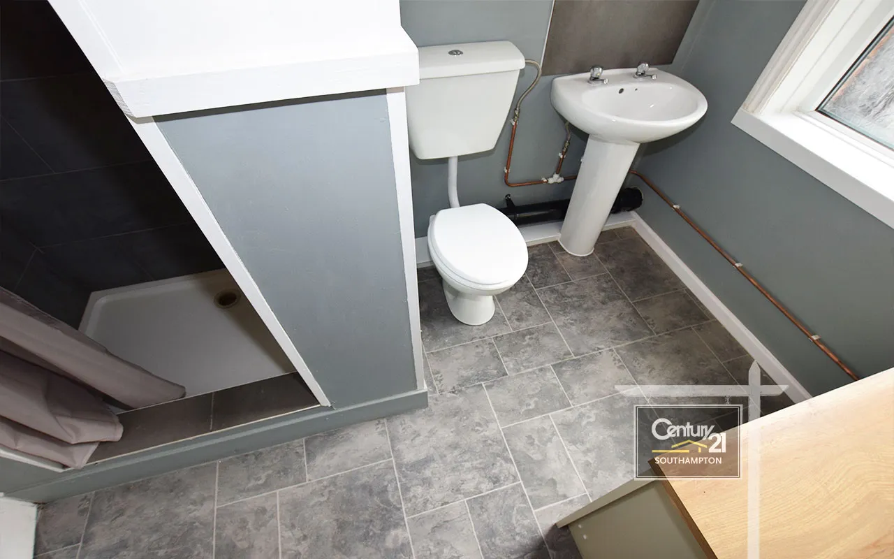 Regents Park Road, Southampton, SO15, photo 6