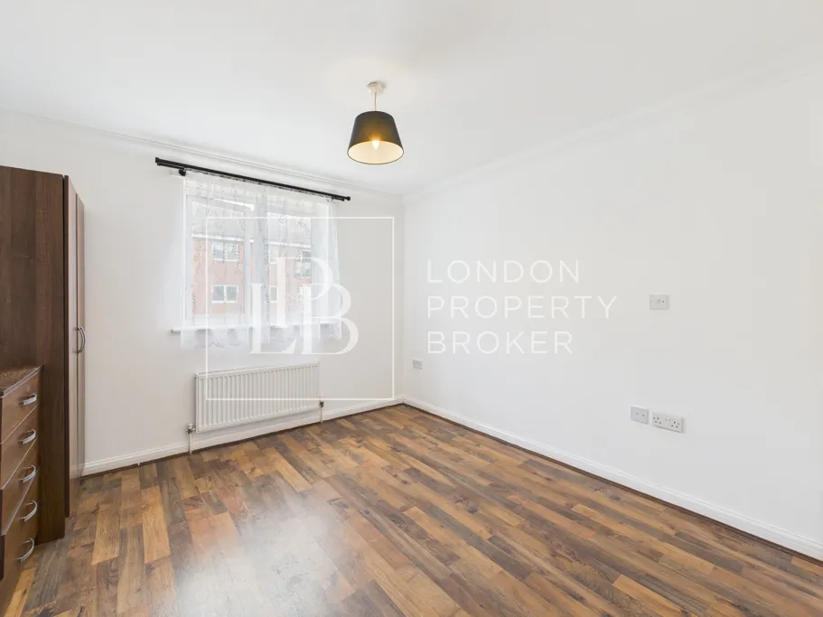 Berengers Place, Dagenham, RM9, photo 4
